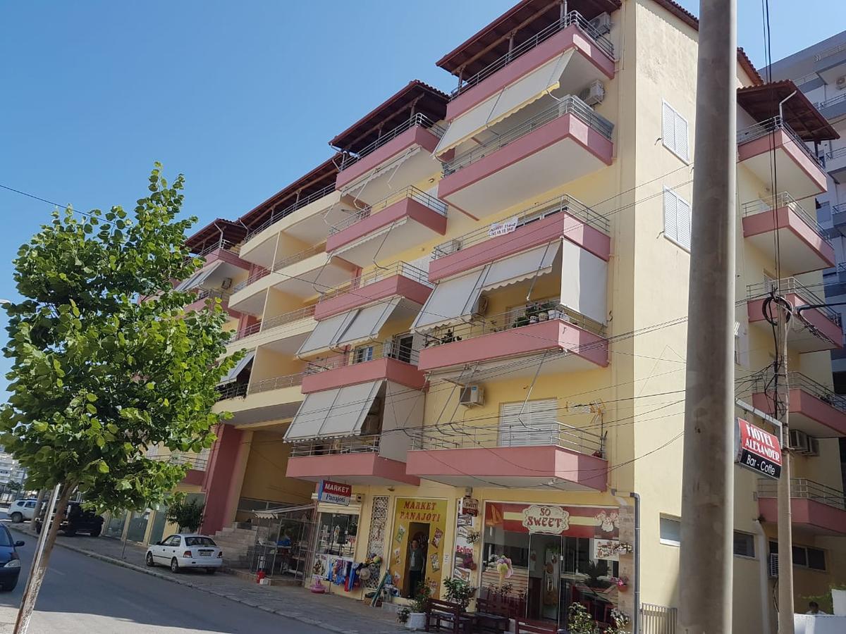 Jelena'S Luxury Apartments Sarandë Exteriör bild